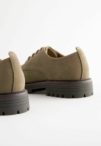 Next CLEATED DERBY  - Igapäevased paeltega jalatsid - stone natural