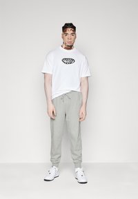 Thumbnail Image 6