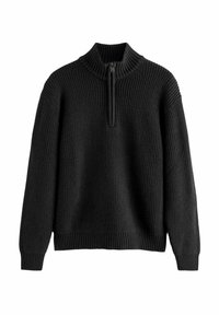 Schwarzer Strickpullover mit hohem Kragen und Viertelreißverschluss, der eine gerippte Struktur über den gesamten Körper und die Ärmel aufweist.