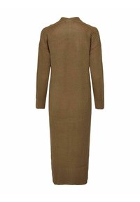 Grosse cardigan en coton marron, côtelé, avec un col et des manches longues. Il présente un design de longueur intermédiaire avec un tricot texturé et une fente à l'arrière.