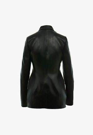 Zwarte leren blazer met een getailleerde snit, een reverskraag en lange mouwen. Gladde textuur en naadloos ontwerp aan de achterkant.