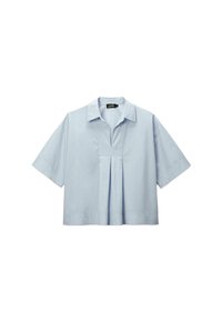Blouse à manches courtes bleu clair en coton. Présente un col classique, un détail plissé à l'avant et une coupe décontractée.