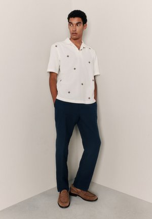 Next, TEXTURED SHORT SLEEVE  - Vapaa-ajan kauluspaita - neutral