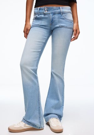LOW-RISE  - Blugi bootcut - light blue
