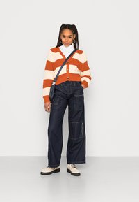 Monki Casaco de malha - orange dark
