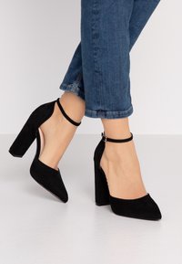 RAID Lodičky na vysokém podpatku - black