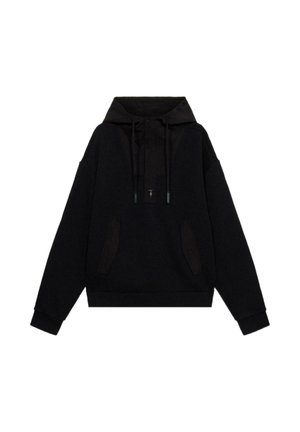 Sweat à capuche noir avec une poche avant, des cordons de serrage et des poignets côtelés. Texture douce avec une coupe décontractée et un design minimaliste.