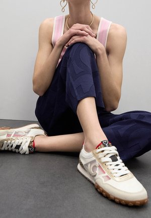 LOLA CASADEMUNT, Baskets basses - off-white