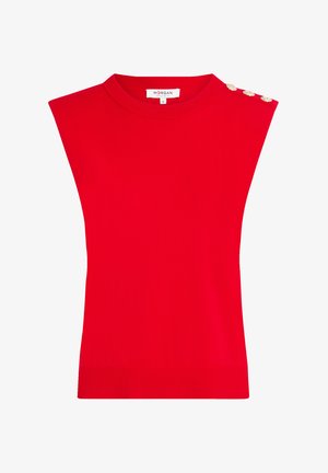 Top de malha vermelho sem mangas com decote redondo e três botões decorativos dourados no ombro esquerdo.