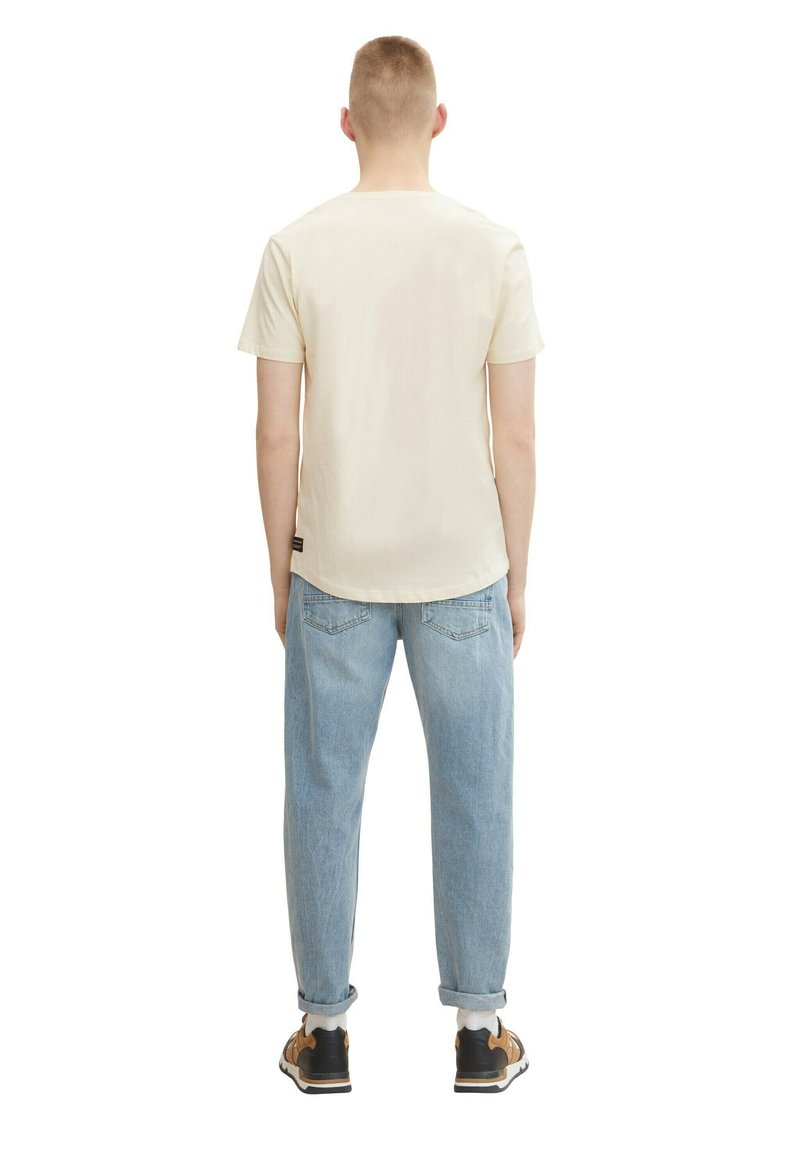 Herren T-Shirts basic | TOM TAILOR KURZARM V-AUSSCHNITT T-Shirt basic beige - QL12265 Herren T-Shirts basic | TOM TAILOR KURZARM V-AUSSCHNITT T-Shirt basic beige - QL12265