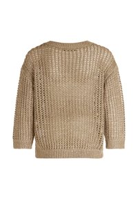 Un pull en tricot de couleur beige clair, présentant un design à trame ouverte, un col rond et des manches trois-quarts avec des poignets et un ourlet côtelés.