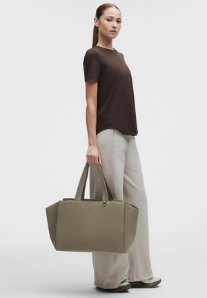 lululemon, TRIPLE COMPARTMENT UNISEX - Sporttasche - cypress forest wacky khaki silver-