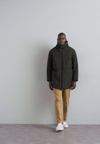 Emporio Armani GIACCA PIUMINO - Μπουφάν με πούπουλα - verde militare