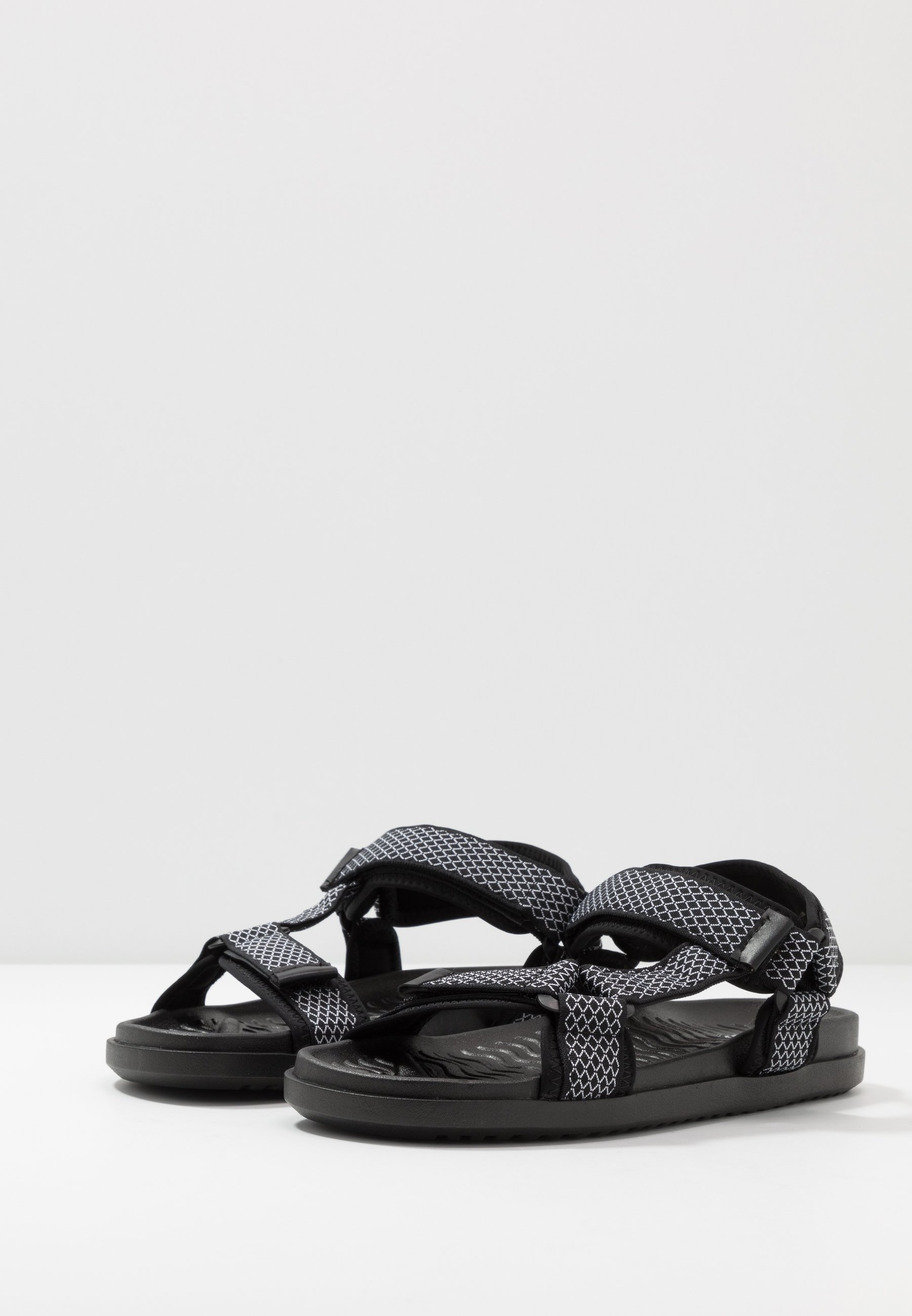 TAKASHI Vandringssandaler blackwhite TAKASHI Vandringssandaler blackwhite