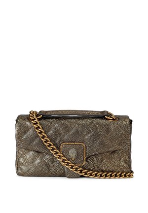 Gewatteerde handtas in metallic goud en brons met een kettingriem, voorzien van een decoratieve sluiting en een textuur oppervlak. Sluiting aan de bovenkant.