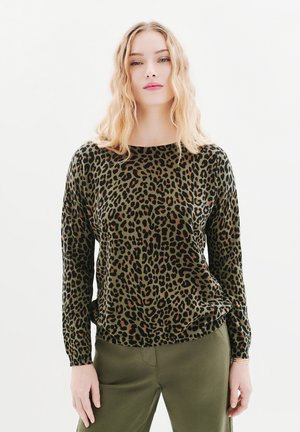Maglione verde a stampa leopardata con maniche lunghe, collo rotondo e vestibilità rilassata. Tessuto morbido, con orlo e polsini a coste.