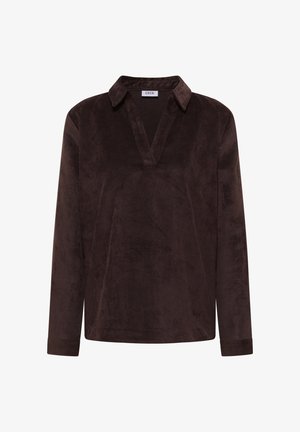Chemise en velours côtelé marron à manches longues avec un col et une ouverture en V. Tissu texturé et détails côtelés sur les manches.