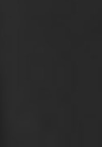 Schwarzer Leder-Rucksack mit glatter Textur, reduziertem Design und silbernen Hardware-Akzenten.