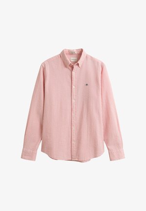 Langärmliges rosa-weiß gestreiftes Hemd mit Knöpfen, Kragen und kleinem gesticktem Logo auf der linken Brust.