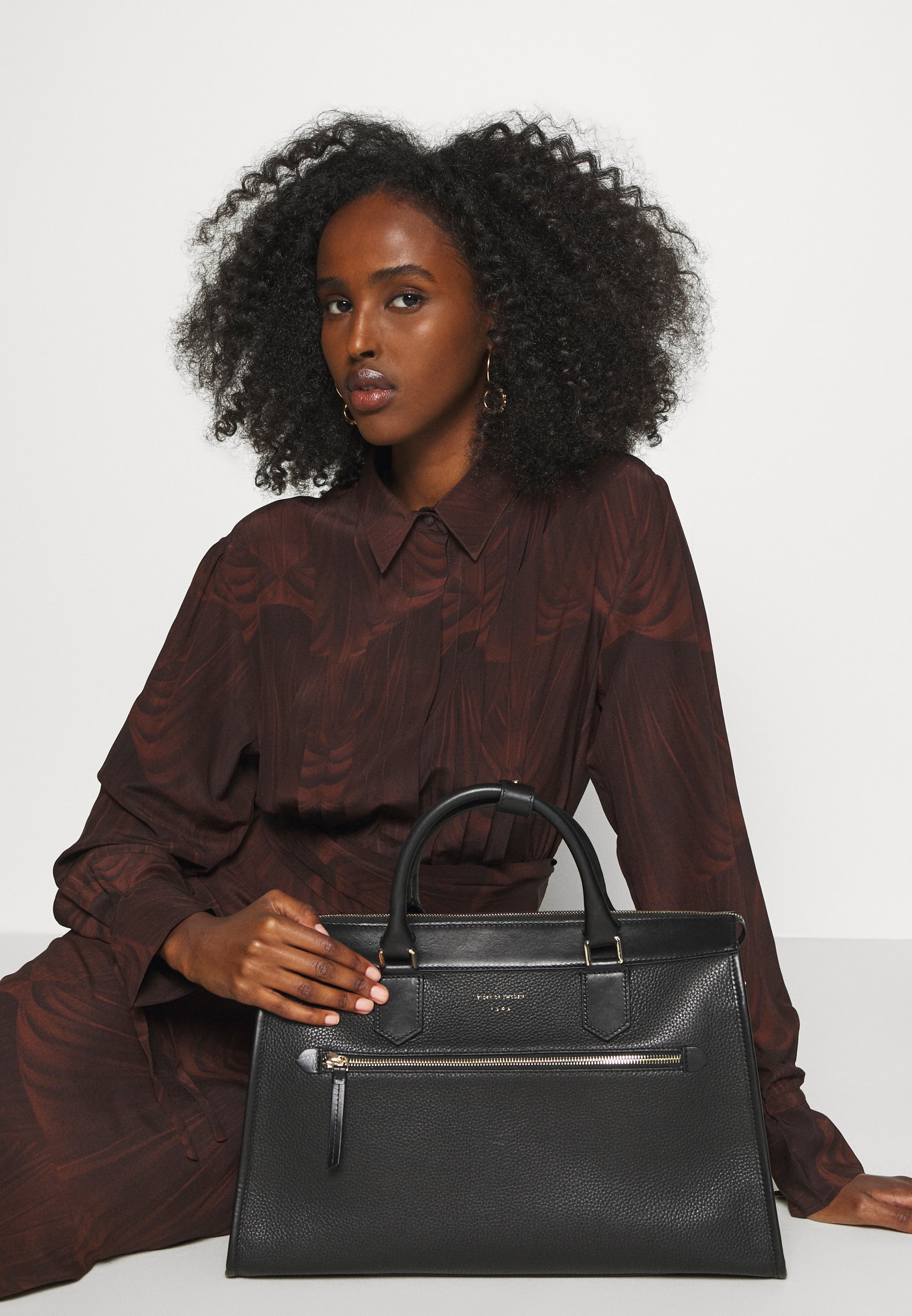 Tiger of Sweden ZELEA Håndveske blacksvart Zalando.no Tiger of Sweden GRATIA Shoppingveske blacksvart