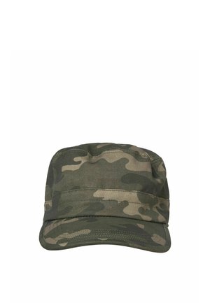 Gorra militar de camuflaje verde y marrón con parte superior plana y visera corta y curvada.