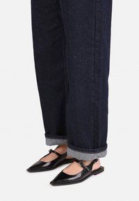 LAURYNN - Sling-Ballerina - black