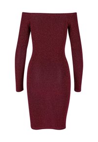 Robe bordeaux ajustée à manches longues, décolletée épaules nues, avec un léger éclat et une longueur au genou.