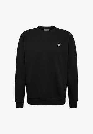 Schwarzer Rundhalsausschnitt-Pullover mit langen Ärmeln und kleinem weißen Logoemblem auf der linken Brust.