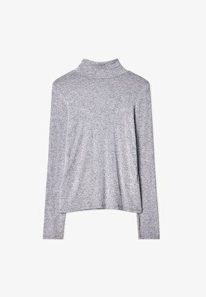 Sivý dlhý rukáv rolák vyrobený z mäkkej pleteniny, s priliehavým golierom a uvoľneným, zaobleným lemom. Hladká textúra.