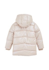 Vadderad puffjacka i ljusbeige med huva, med horisontella kviltade sektioner och ribbade muddar. Slät, glänsande yta.