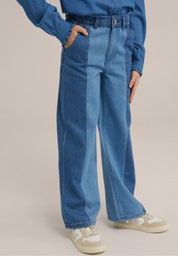 WE Fashion BLUE RIDGE - Flared jeans - blue