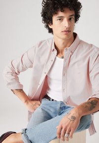 Levi's® AUTHENTIC BUTTON DOWN - Overhemd - violet ice