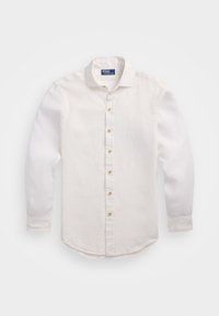 Bílá košile s dlouhým rukávem vyrobená z látky s texturovaným povrchem, s špičatým límečkem, zlatými knoflíky a zaobleným lemem.