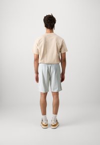 New Era PINSTRIPE - Treningo apatinė dalis - off-white/blue