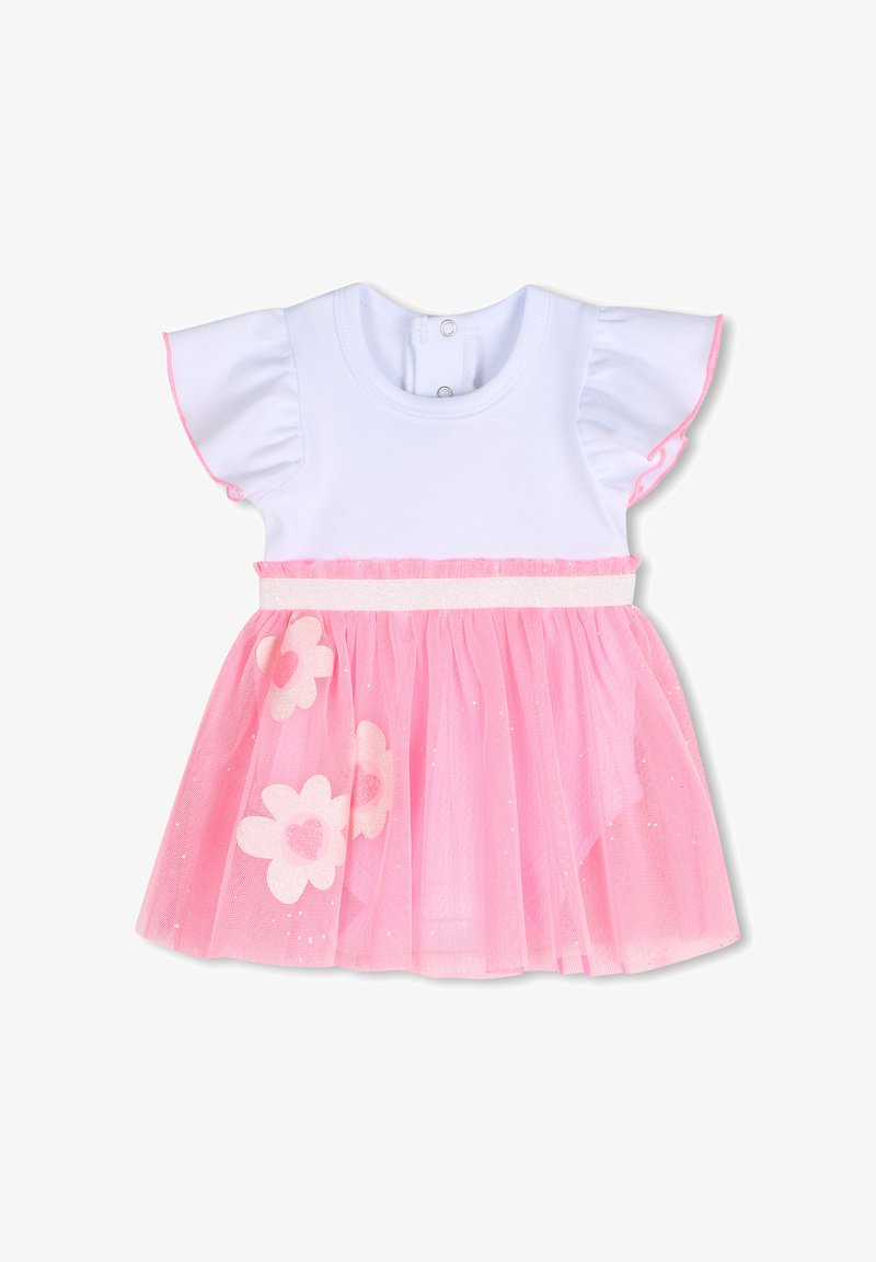 Ροζ φόρεμα με λευκή κορυφή και κοντά μανίκια φλάτερ, με ροζ φούστα από τούλι διακοσμημένη με λευκά και ροζ λουλούδια και γκλίτερ ζώνη στη μέση.