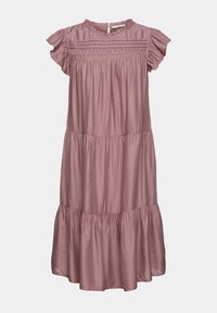 Robe de couleur mauve avec une silhouette évasée, des manches courtes à volants et des détails de smocks texturés au niveau du corsage et du col.