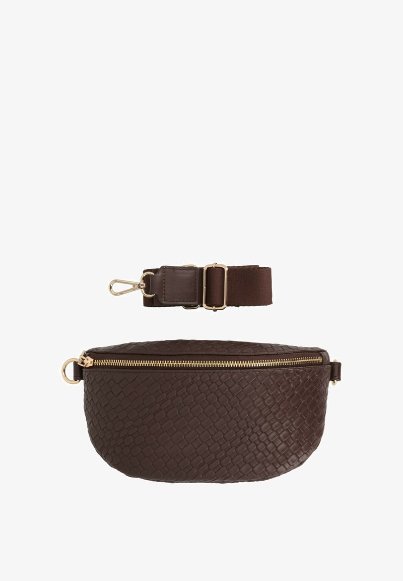 Marsupio in pelle intrecciata marrone con cerniera e accessori dorati. Include una tracolla in tessuto marrone staccabile con fibbia regolabile.