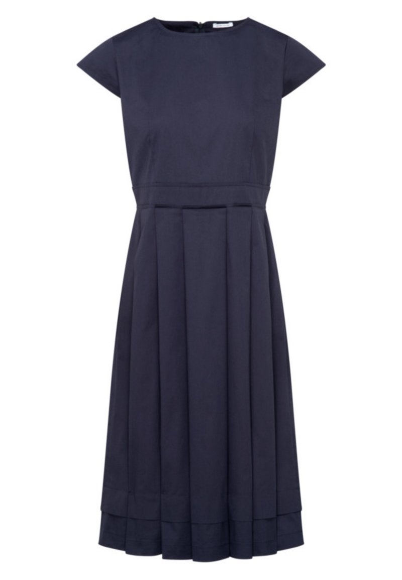 Mörkblå klänning med korta ärmar, rundad halsringning och veckad kjol. Tillverkad av ett slätt tyg med dragkedjestängning i ryggen.