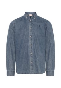 Denimskjorte med krage og knapper, lange ermer og logo på brystet. Stoffet er mellomblått med en jevn tekstur og stitch-dekorasjoner.