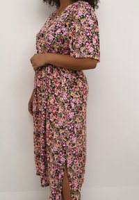 Kaffe Curve KCAMI - Jurk - melon pink abstract flower