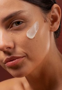 MÁDARA DERMA COLLAGEN NIGHT SOURCE SLEEPING CREAM - Nattvård