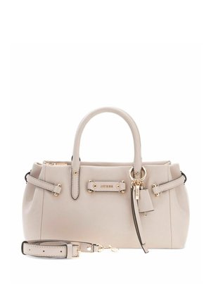 Sac à main en cuir beige avec deux poignées, bandoulière amovible, ferrures dorées et porte-clés décoratif avec un pendentif cadenas.