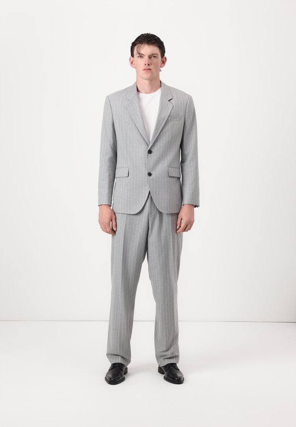 KARLO FLIPS SET - Suit