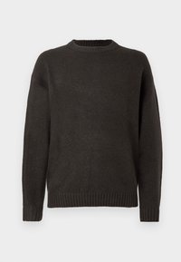 Donkergrijze gebreide trui met een ronde hals, lange mouwen, geribbelde manchetten en zoom. Zachte textuur, losse pasvorm en geen zichtbare patronen of accenten.
