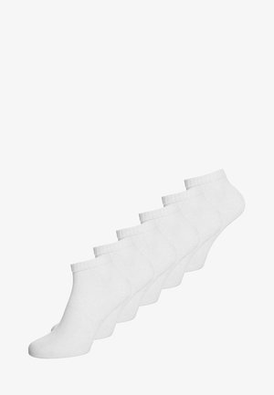 Set aus sechs weißen Knöchelsocken aus weichem Stoff, mit gerippten Bündchen und glatter Textur, entworfen für Komfort und Atmungsaktivität.