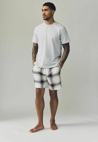 Thumbnail Image 2