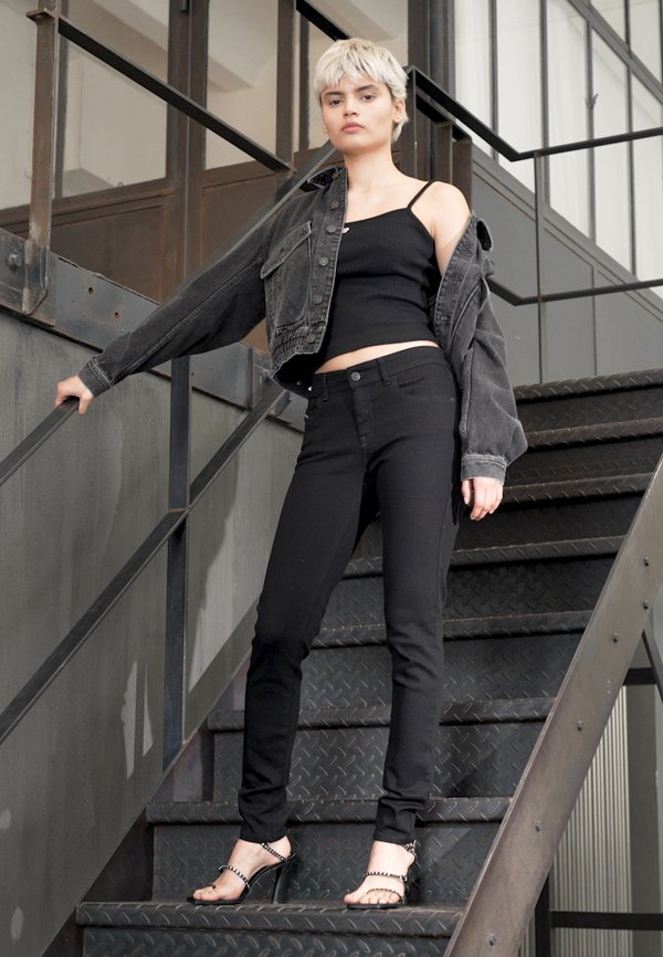 2017 SLANDY DIESEL LIBRARY - Jeans Skinny Fit4