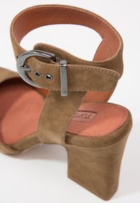 Topshop Korolliset avokkaat - khaki