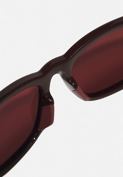 Maui Jim Sunglasses - red/pink