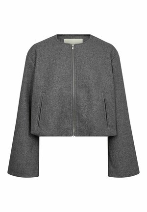 Siva vunena skraćena jakna s prednjim patentnim zatvaračem, dugim širokim rukavima i dva okomita džepa s svake strane.